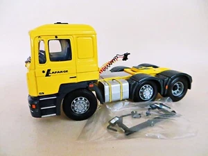 SOLO TRACTORA/CABINA CORGI 'ERF ECS, CEMENTO CÍRCULO AZUL LAFARGE. 1:50. CC12709. - Imagen 1 de 8
