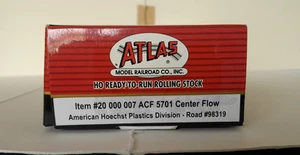 Atlas HO Covered Hopper, #20 000 007, American Hoechst Plastics Div. Road 98319 - Picture 1 of 7