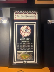 NY YANKEES WORLD SERIES CHAMPIONS FILE FOTOGRAFICO CON LICENZA LIMITATO 14,5X27,5 - Foto 1 di 6