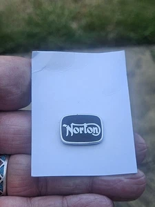 Vintage 1970s Enamelled Motorcycle Badge - Norton - Picture 1 of 2