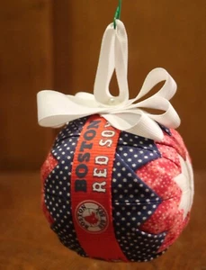 Bola estrella plegable acolchada hecha a mano de los Medias Rojas de Boston adorno de árbol de Navidad - Imagen 1 de 5