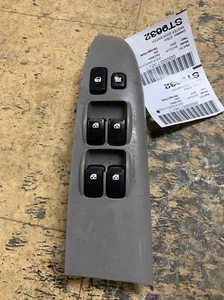 Door Switch Front HYUNDAI ENTOURAGE 04 - Picture 1 of 5