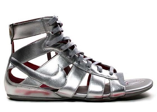 Rari sandali Nike MD Gladiator nuovi in pelle argento taglia 6