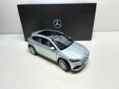 Mercedes-Benz Classe GLA H247 Grigio metallizzato del 2020 - 1/18 Z-Models - Immagine 1 di 4