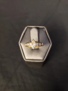 14K YELLOW GOLD & DIAMOND SIZE 7 RING (I-8857) - Picture 1 of 6