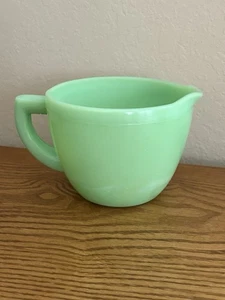 McKee JADEITE Vintage 2 Cup - 16 oz. - 1 pint Measuring Cup - Picture 1 of 9