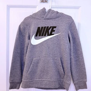 Nike Boys Hoodie Size 6 Gray Pullover Sweatshirt Logo Front Casual - Picture 1 of 6