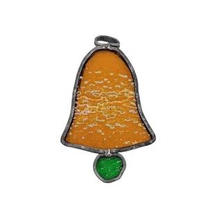 Adorno de campana de vitral hecho a mano con colores naranja verde - Imagen 1 de 4