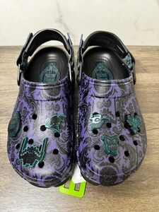 2024 Disney The Haunted Mansion Zoccoli Carta da Parati Crocs Uomo 6 Donna 8 Nuovi - Foto 1 di 9