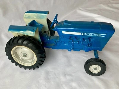 Vintage 1976 Ertl 1:12 Scale Ford 4600 Farm Tractor - Image 1 of 4