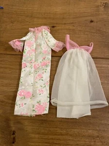 Vintage Barbie Best Buy Satin Bademantel und Kleid #8690 - Bild 1 von 5