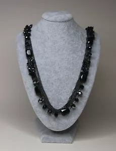 Collana dichiarazione multifilo perle e catena vetro nero lunga 34 pollici - Foto 1 di 8