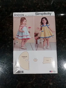 Neu Simplicity Muster R10129A Größe: 1/2-4 Kleinkind Trägerhöschen - Bild 1 von 2