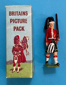 Britains Picture Pack Highlander Review Order Marching Figure No. 29B Vintage - Picture 1 of 6