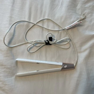 T3 SinglePass 1" Straightening and Styling Hair Iron - White - Image 1 of 4