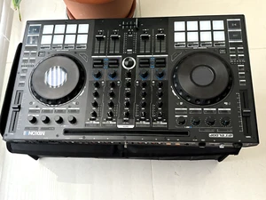 Reloop Mixon 8 Pro 4-channel DJ Controller Serato Hybrid - Picture 1 of 3