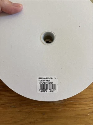 Cinta de concientización sobre el cáncer de mama. 1 pulg. Quedan unas 48 yardas.   Foto 1 de 3