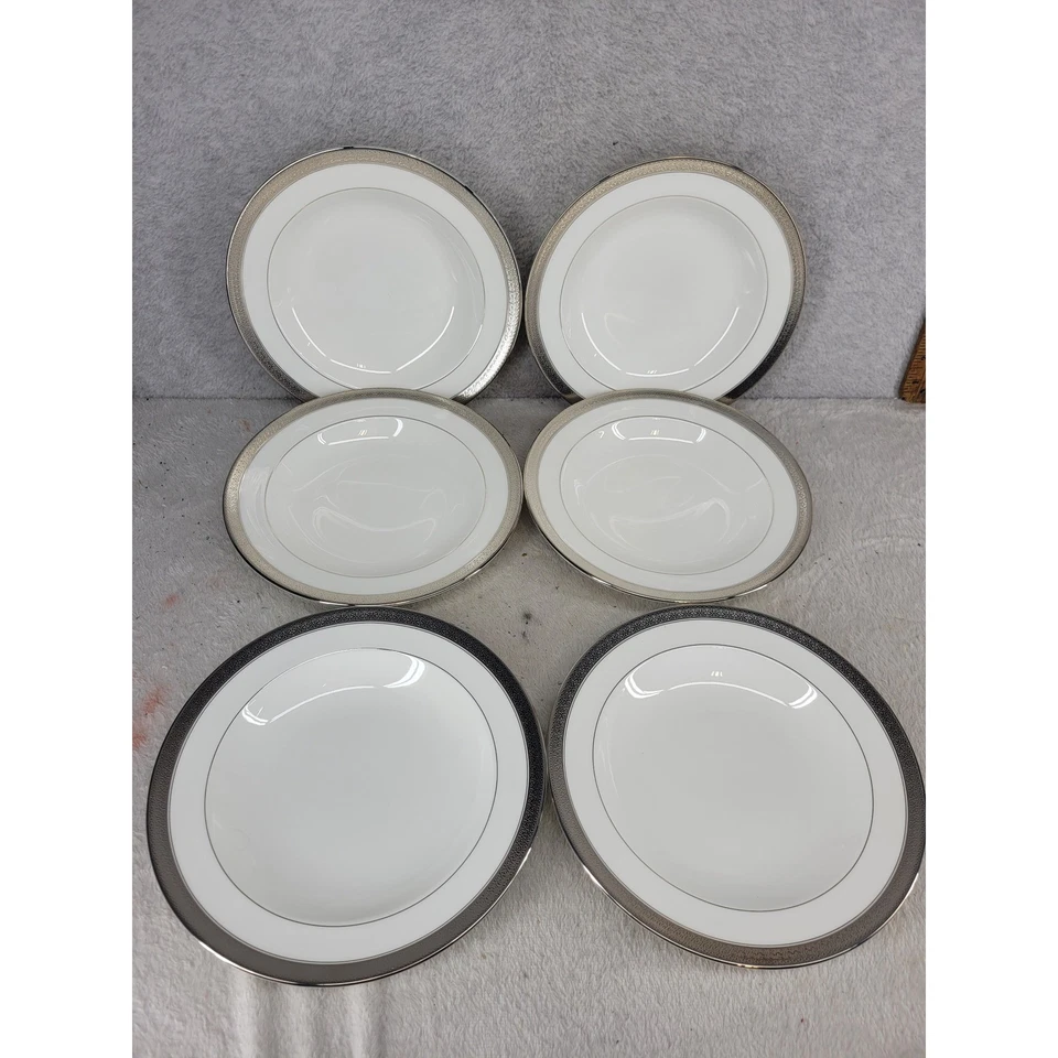 Cuencos de sopa Waterford Fine English China Newgrange platino hechos en Inglaterra Foto 1 de 4