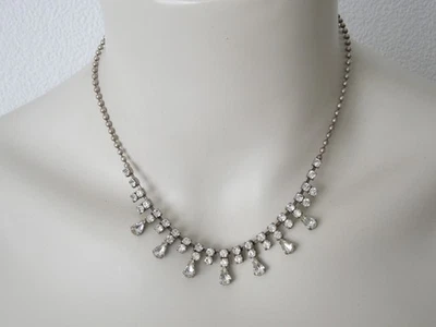 Collana Vintage Strass Argento Chiaro Goccia Gioiello 12,6 G/42,5 Cm - Immagine 1 di 4
