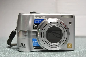 Cámara digital Panasonic Lumix DMC-LZ7 7,2 MP E zoom *baterías nuevas* probada - Imagen 1 de 11