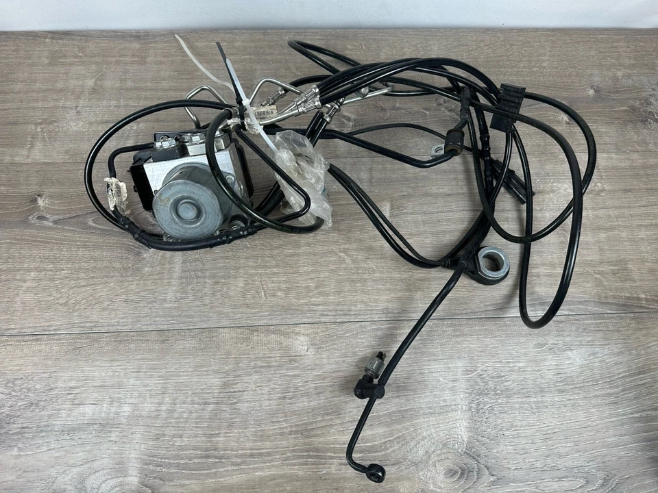 Módulo de unidad de bomba ABS Harley Davidson 2014 41100010 con líneas Foto 1 de 4