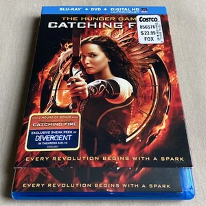 The Hunger Games 2: Catching Fire (Blu-ray, DVD, Digital 2-Disc Set + Slipcover) - Picture 1 of 15