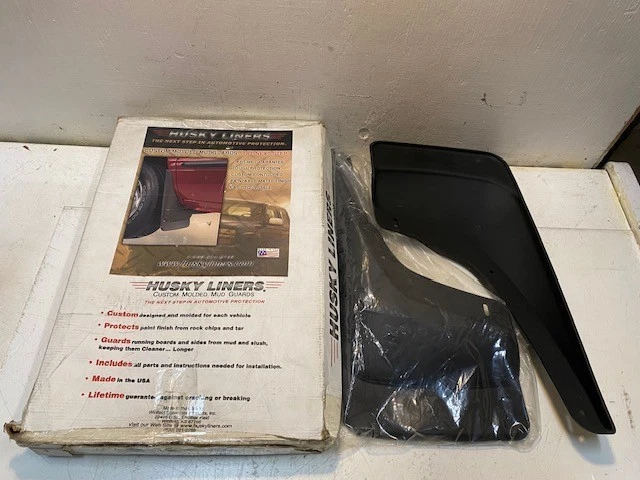 Juego de guardabarros delantero Husky Liners 56251 para camioneta 99-04 GM 00-01 Sub Yukon/XL Foto 1 de 4