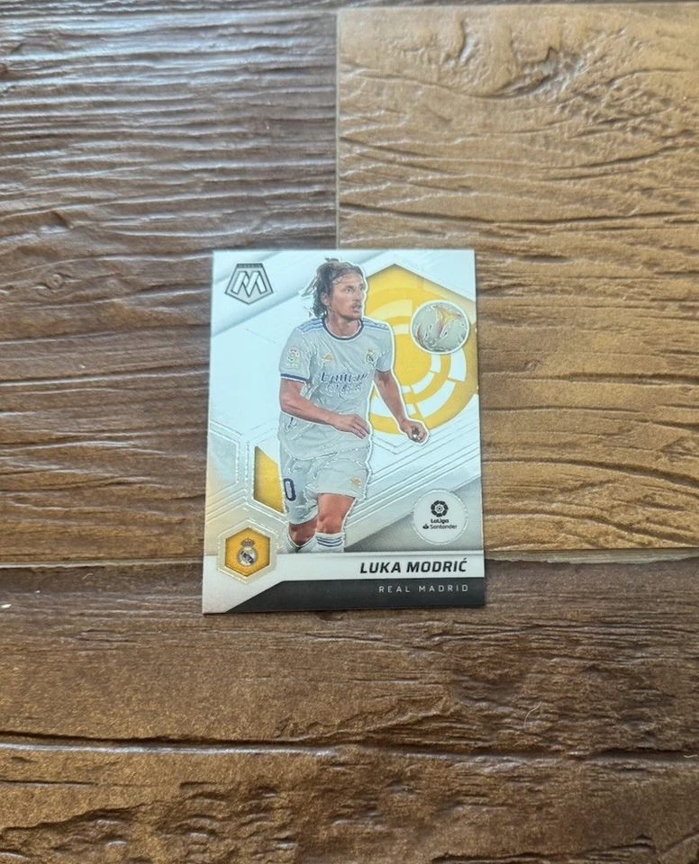 Luka Modric 2021-22 Panini Mosaic La Liga NRMT+ Real Madrid!! - Image 1 of 2