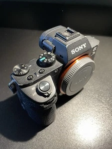 Sony A7II Fully Functional in Auto Mode £400 with Lens open to offers - Picture 1 of 11