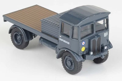 Oxford Diecast 1/76 Matador Flatbed RAF - Image 1 of 2