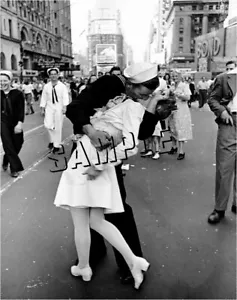 V-J Day Times Square Kissing War Goodbye MARINE MATROSE KRANKENSCHWESTER Foto Leinwanddruck - Bild 1 von 1