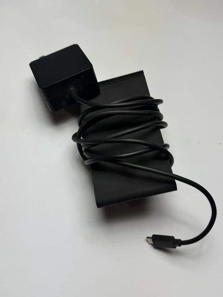 VERIZON WIRELESS FAST CHARGING PAD STAND QI ENABLED VZW4COIL-WC Universal - Image 1 of 4