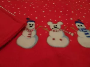 HAND MADE FLEECE BLANKET-52" X 54"-DISNEY SNOWMEN POLKA DOTS -NEW-TWO LAYERS - Picture 1 of 6