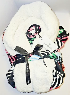 Vera Bradley Cozy Life Bata de Vellón con Capucha en Cintas a Cuadros Talla Pequeña \ Mediana Foto 1 de 4