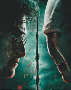 Foto 8x10 firmada a mano por Daniel Radcliffe y Ralph Fiennes, autógrafo, Harry Potter - Imagen 1 de 2