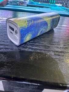 Luxtude Banque d'alimentation portable 5000mAh 5V/2.4A avec lampe de poche - Photo 1 sur 5