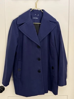 Abrigo Calvin Klein Plus 1X Botón Delantero Guisante LS Invierno Azul-Púrpura Oscuro Periwinkle Foto 1 de 4