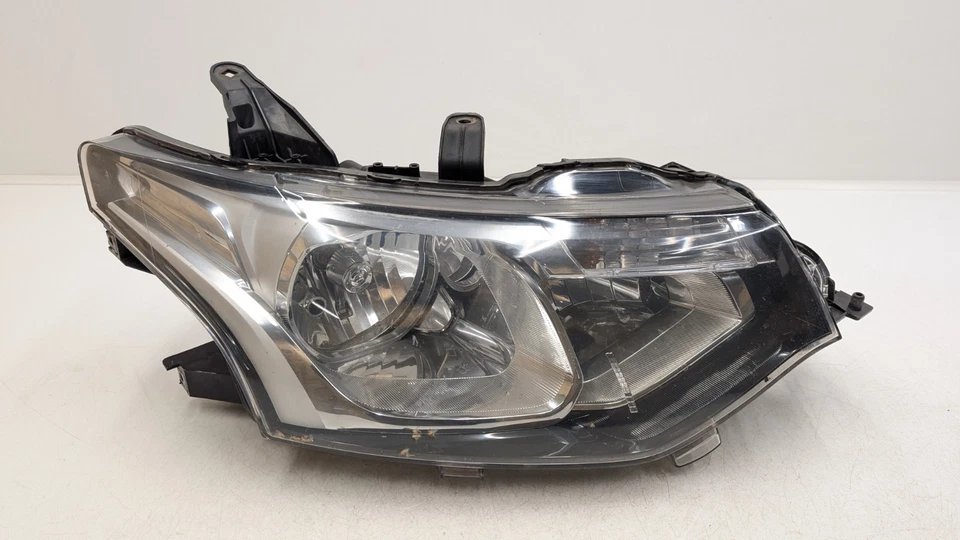 FARO HALÓGENO LADO DEL CONDUCTOR DERECHO MITSUBISHI OUTLANDER MK3 8301C200 2015 - Imagen 1 de 4