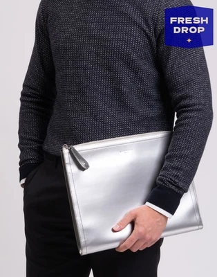 PVP €1450 DUNHILL Bolso sin asas de cuero metálico Bolsa Bolsillos grandes para tarjetas con cremallera Foto 1 de 4