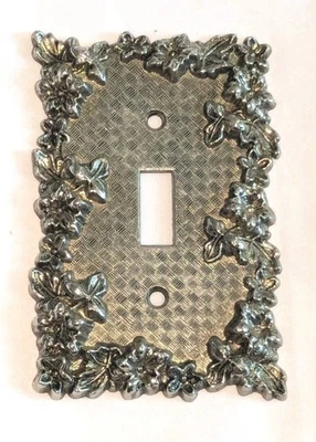 Placa de interruptor de luz floral vintage 1967 American Tack & Hardware * ¿latón? #75T Foto 1 de 4