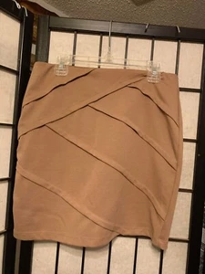EUC Basic House hellbrauner Minirock Größe Medium  - Bild 1 von 3