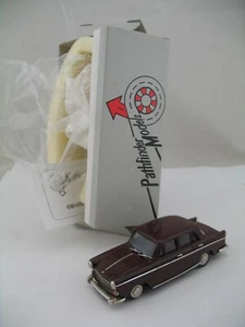 Pathfinder Models Car PFM 13: 1966 Morris Oxford - Picture 1 of 14