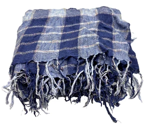 Schal dunkelblau hellblau schimmernd kariert Print leicht modisch Lagenlook Fransen - Bild 1 von 5