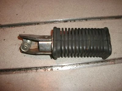 Suzuki GS650G, footpeg, footpeg traseiro, suporte footpeg, LH - Imagem 1 de 2