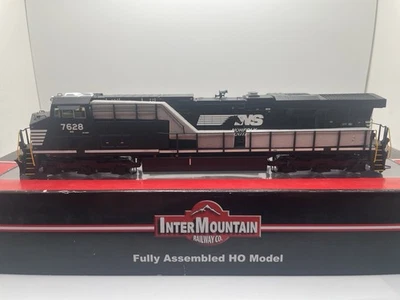 Ho Scale Intermountain 49724S-10 ES40DC Norfolk Southern #7628 DCC Sound - Image 1 of 3