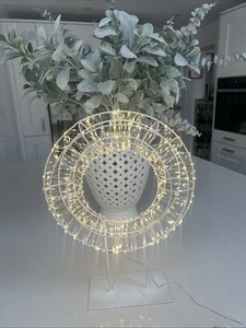 JM by Julien Macdonald Tautropfen beleuchteter LED-Kranz atemberaubend warmweiß neu - Bild 1 von 15