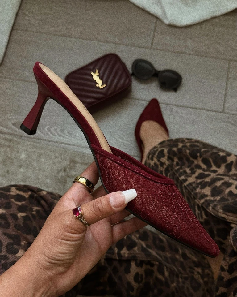 Nuevas sandalias para mujer de encaje transparente de vino borgoña sin cordones de tacón de aguja de gatito Foto 1 de 1