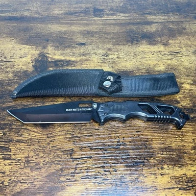 Cuchillo de hoja fija SOA Death Waits In The Dark mango negro con funda USADO Foto 1 de 4