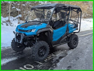 2025 Honda Pioneer 1000-5 Deluxe New - Picture 1 of 12