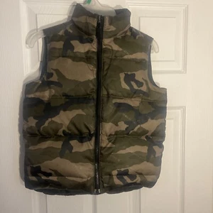 Boys Size XS 5 Old Navy Camouflage/Green Reversible Puffy Vest  Fall Winter - Picture 1 of 2